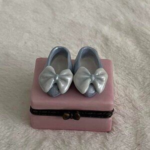 Vintage 2000 Madame Alexander Trinket Shoe Box Dancing shoes